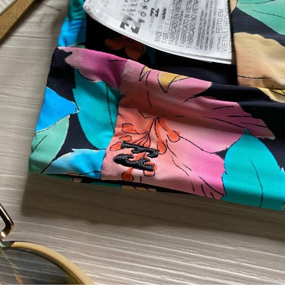 Billabong ☀️ Floral Reversible Tropical Plunge Bikini Top - Picture 8 of 16